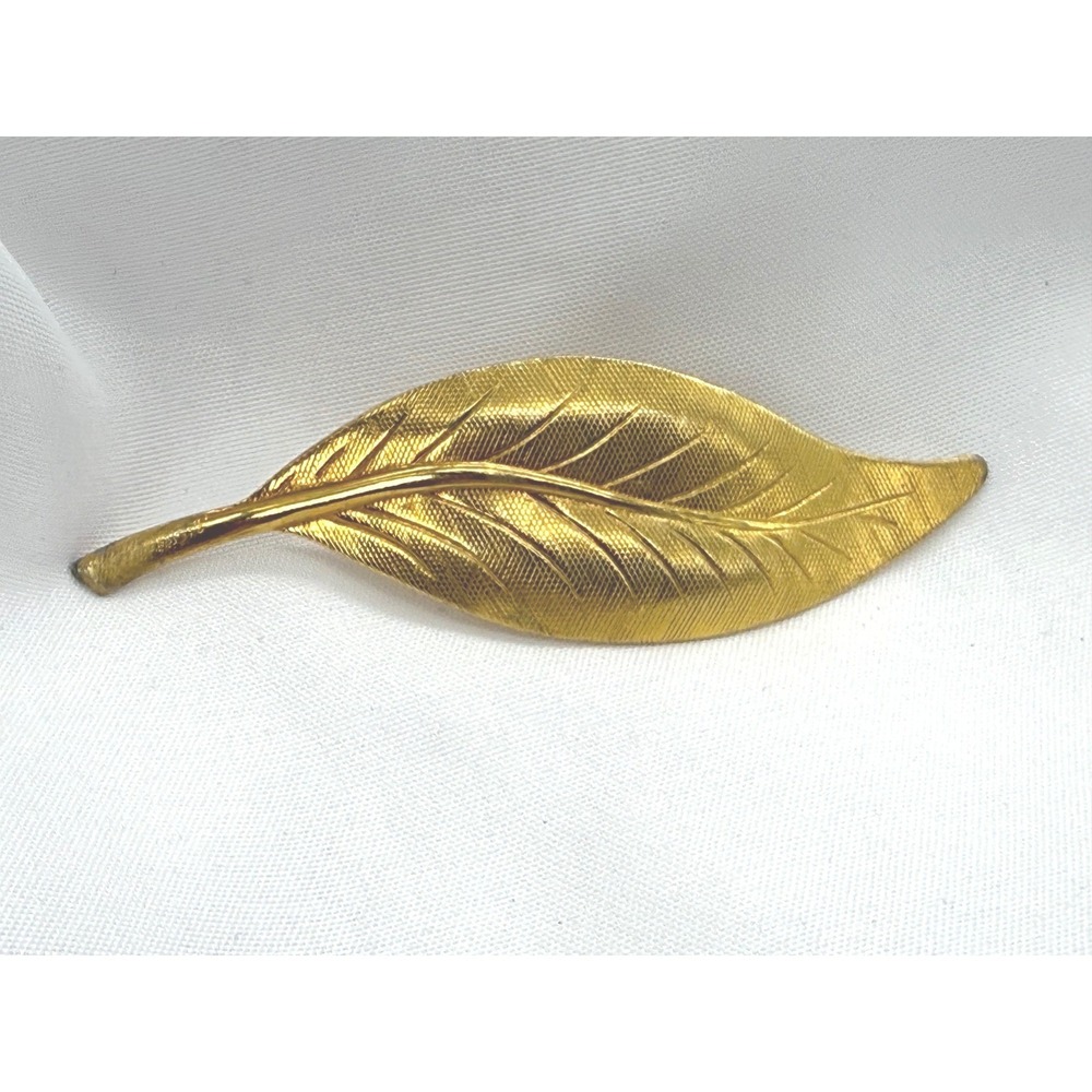 Vintage Gold Tone Textured Leaf Brooch Botanical Nature Lapel Pin Gift